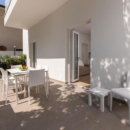 The Palm Riccione Aparthotel Bagian luar foto