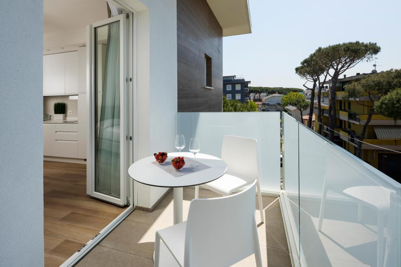 The Palm Riccione Aparthotel Bagian luar foto
