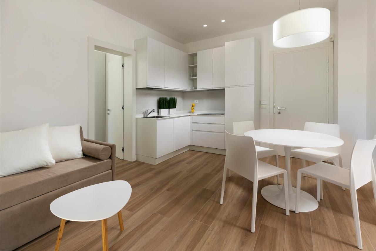 The Palm Riccione Aparthotel Bagian luar foto
