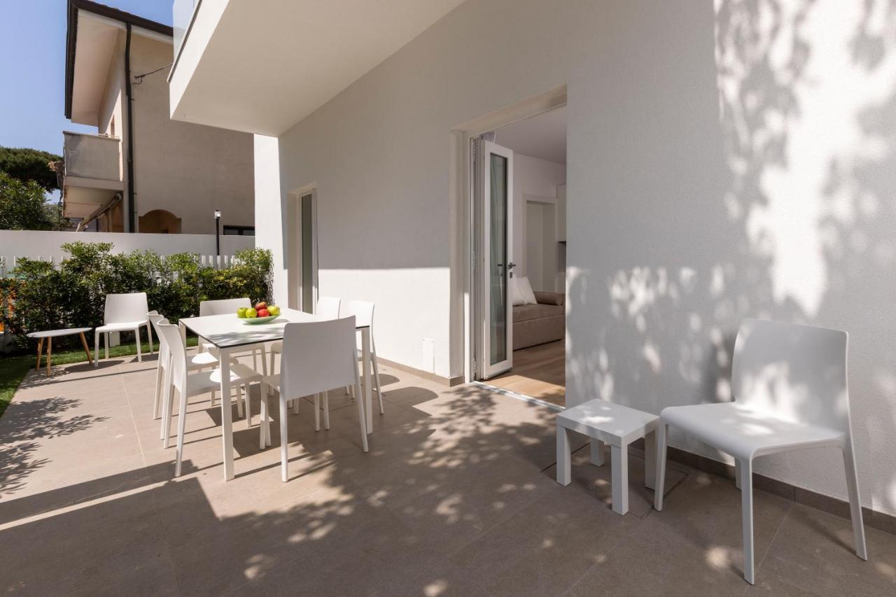 The Palm Riccione Aparthotel Bagian luar foto