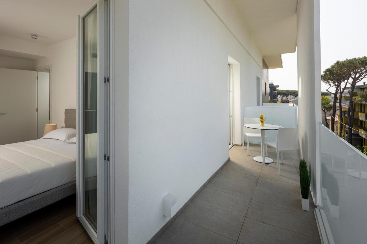 The Palm Riccione Aparthotel Bagian luar foto