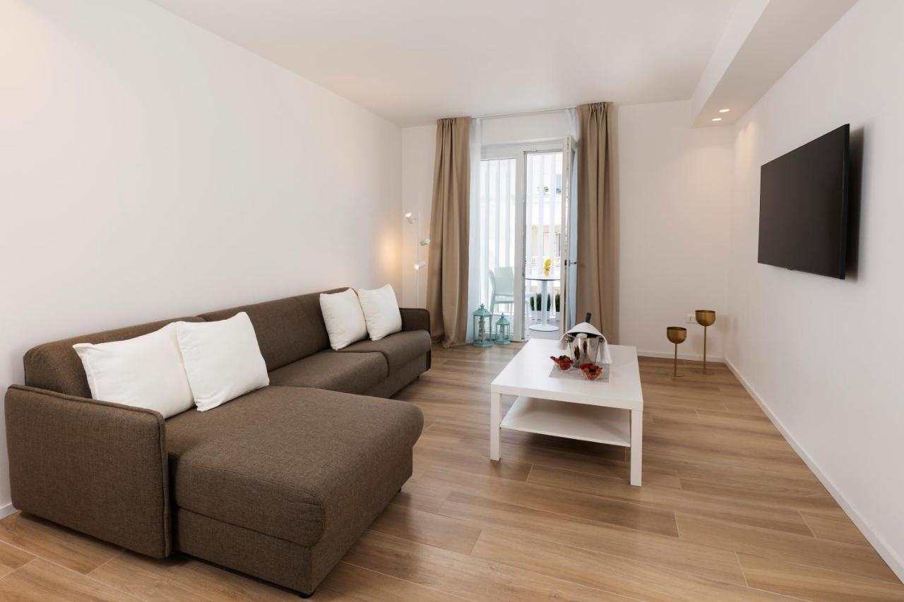 The Palm Riccione Aparthotel Bagian luar foto