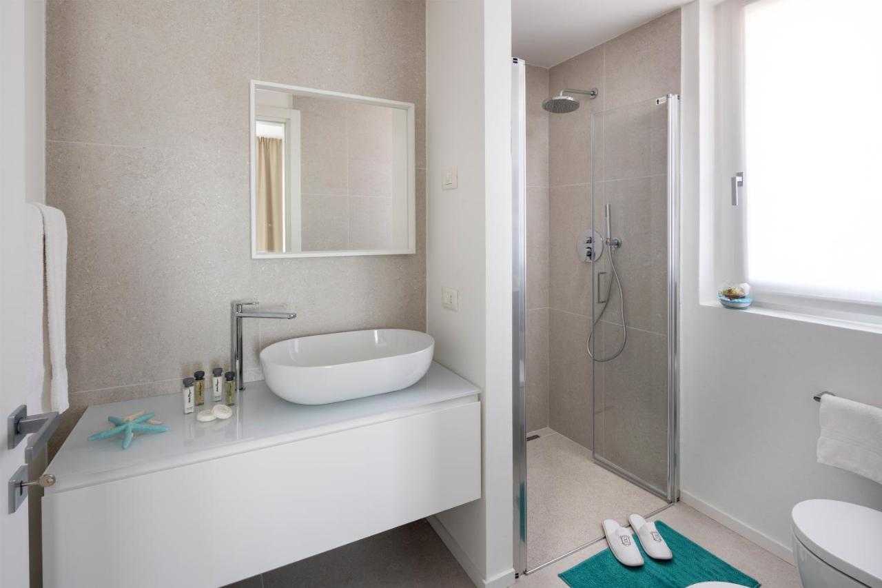 The Palm Riccione Aparthotel Bagian luar foto