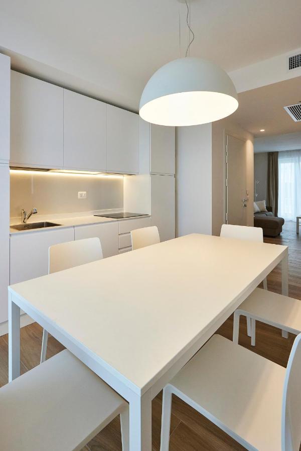 The Palm Riccione Aparthotel Bagian luar foto