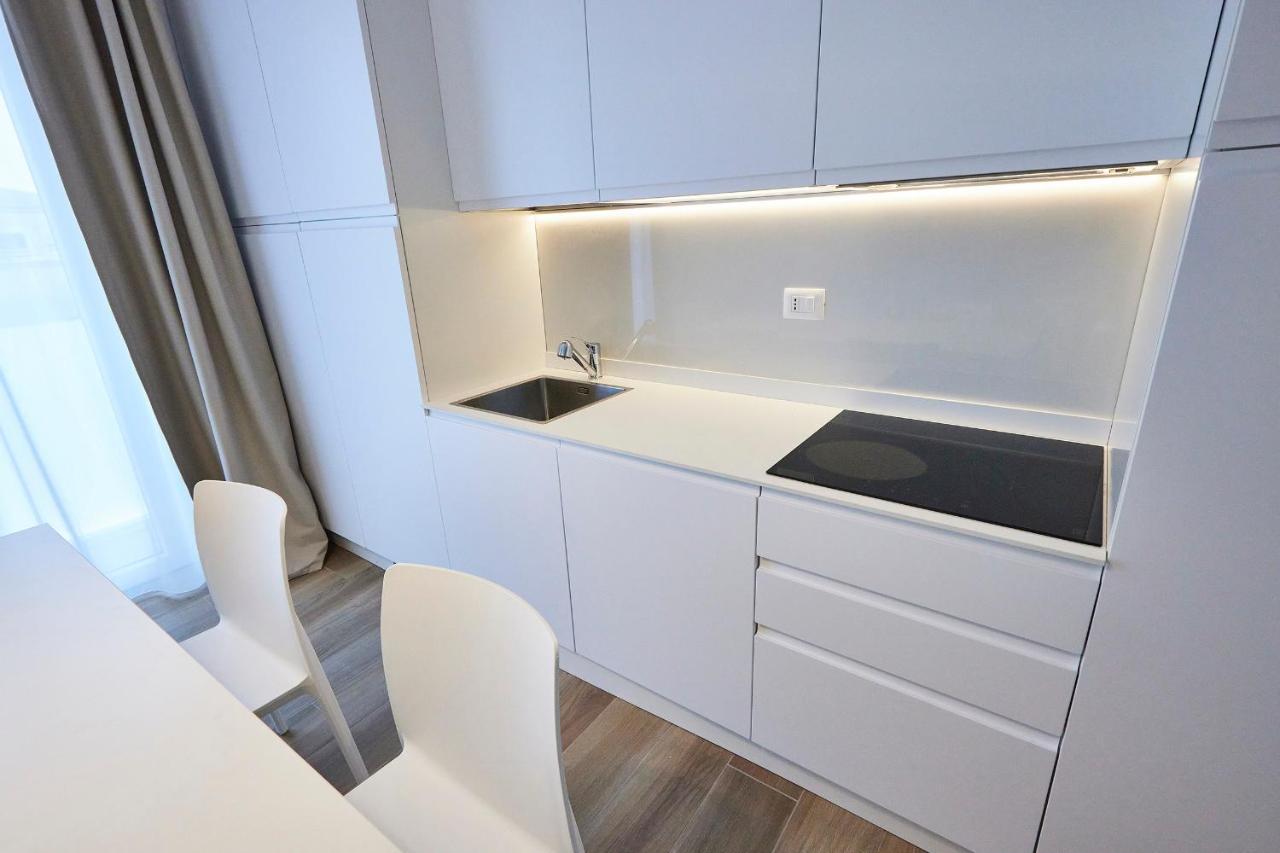 The Palm Riccione Aparthotel Bagian luar foto